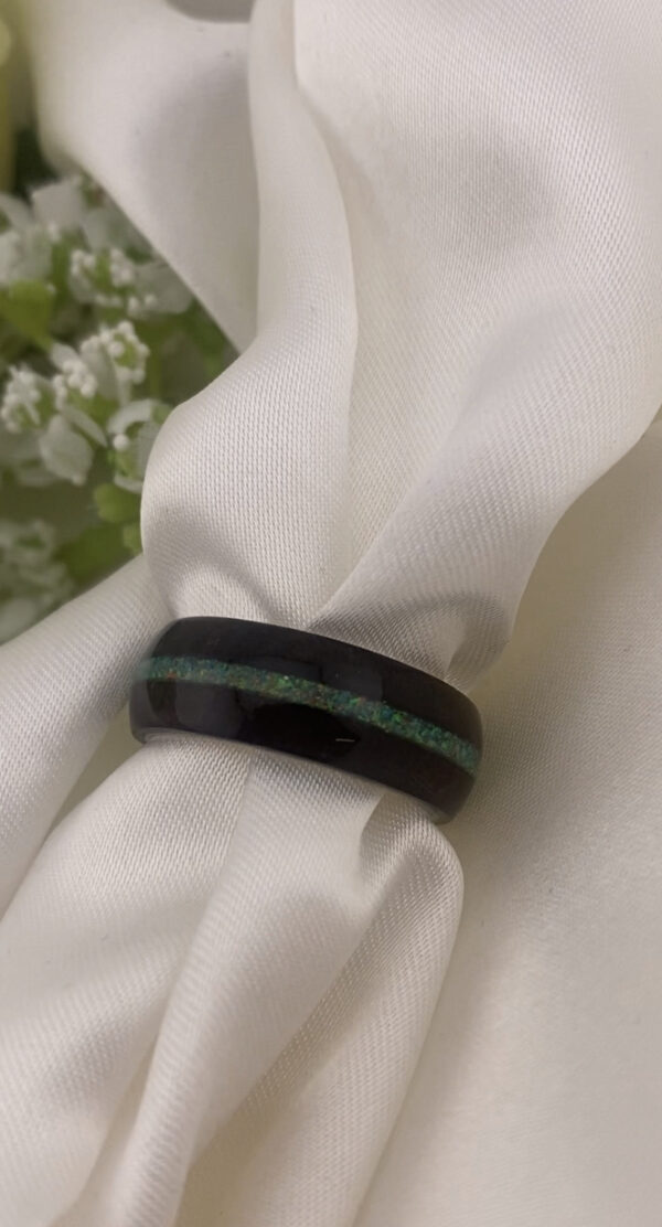 8mm Court Wood Memorial Band