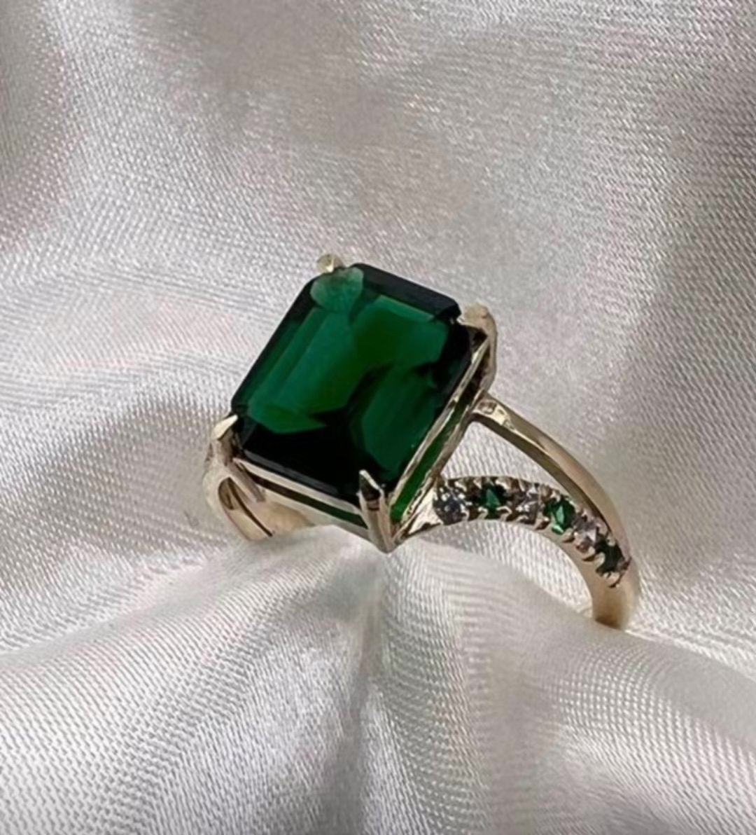 Reinvent gemstones, ADORATO