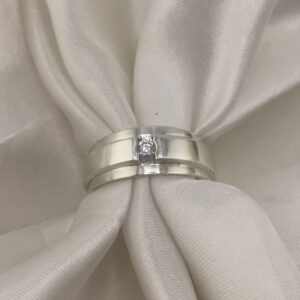 Diamond Solitaire Accent Band- 0.10 carat