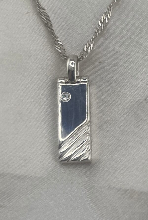 Rectangle Solitaire Chamber Pendant