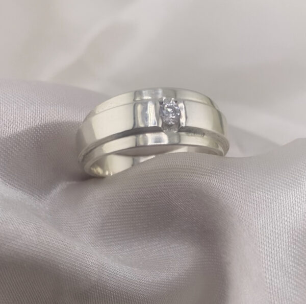 Solitaire Accent Chamber Ring