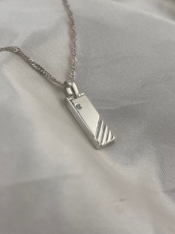 Rectangle Solitaire Chamber Pendant